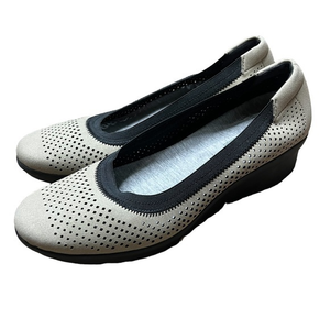 Clarks Cloudsteppers Women's Caddell Trail Platform in color Sand Textile size 7